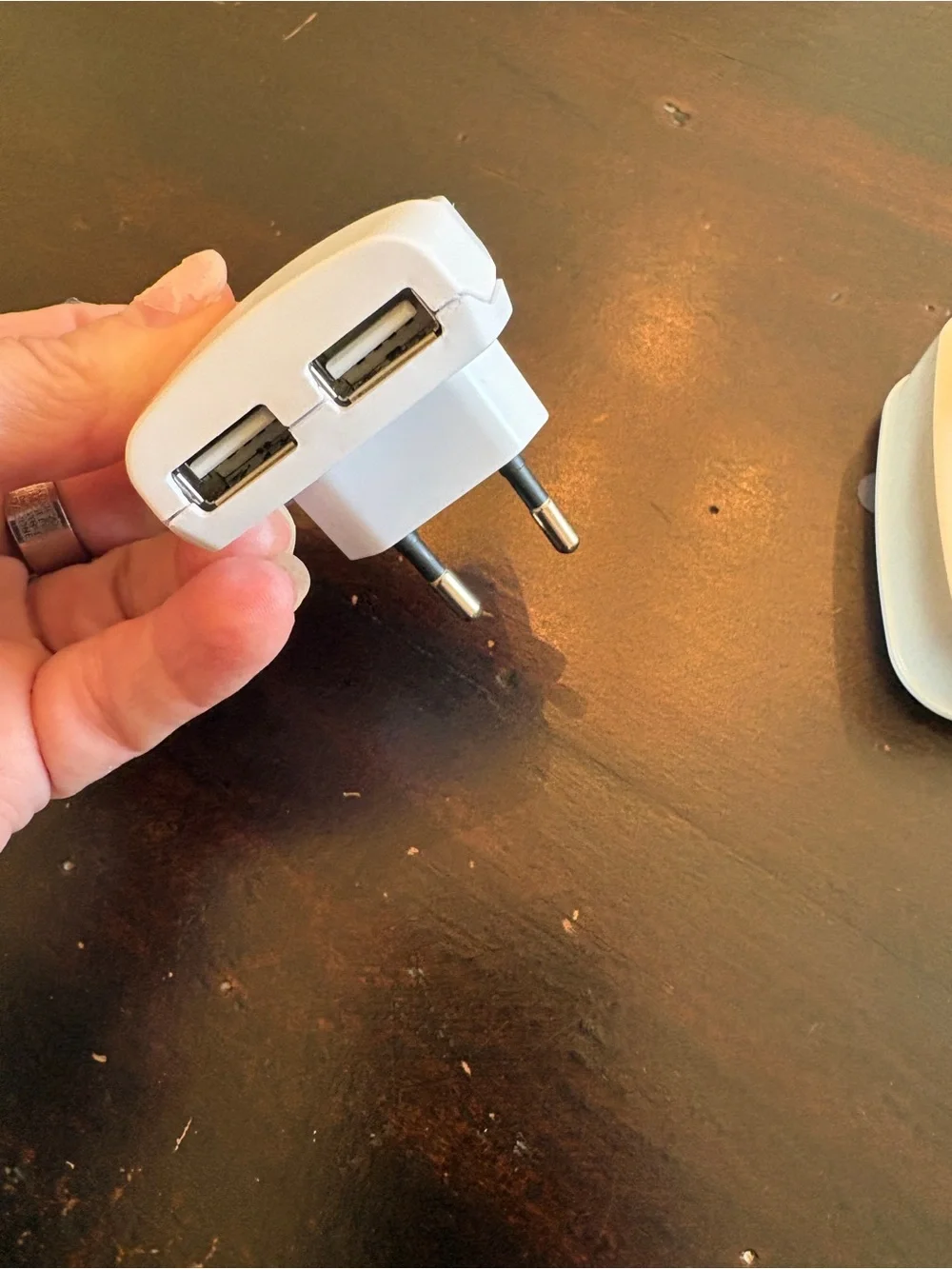Tessan NEW White USB Wall Charger Adapter with US Outlet and USB Ports.